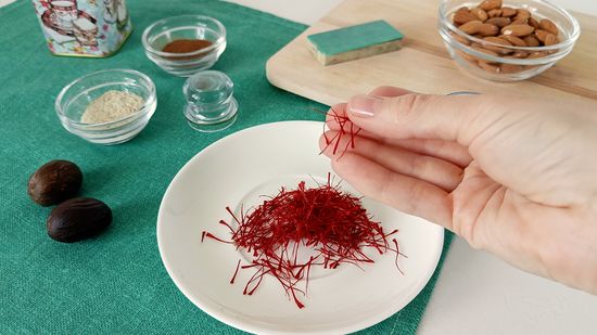 How Do You Measure Saffron For a Recipe